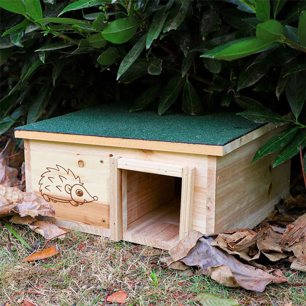 Wooden Hedgehog House Small Animal Shelter/Hideout Predator Proof Habitat Nest Box with Roofing