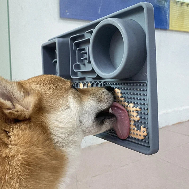 Dog Licking Pad Slow Feeding Bowl Food Grade Silicone Suction Cup  Slowly Feed Plate Pets