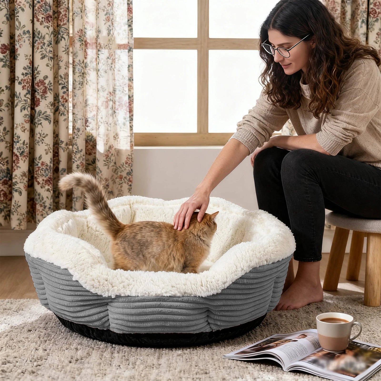 Heated Pet Bed, Machine Washable Thickened Plush Cat/Dog Bed